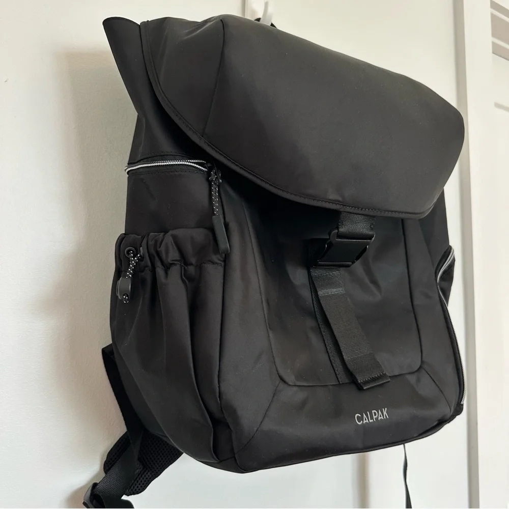 NWT unisex CALPAK Fit Gym Backpack in Black - Picture 12 of 17